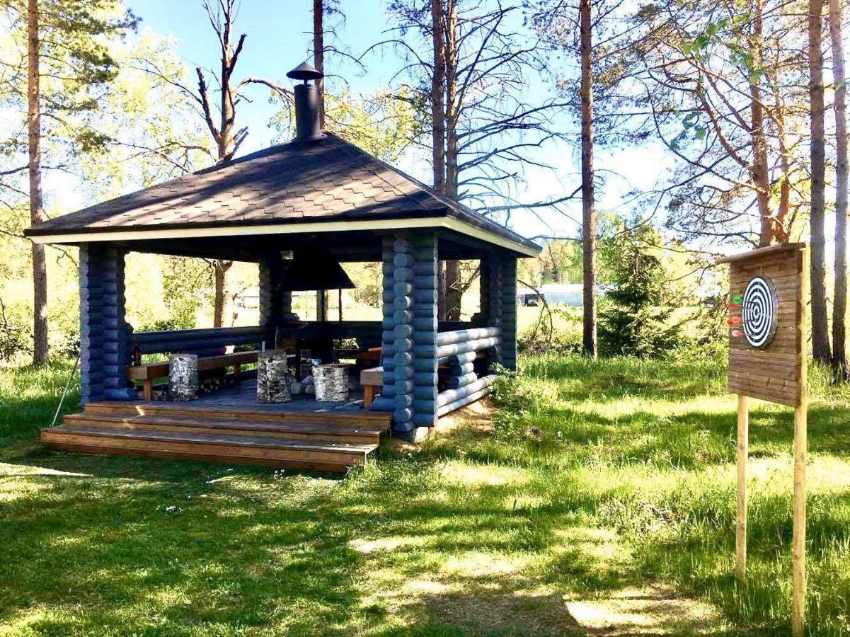 Huhtaniemen Moekkikylae Hotell Veteli Exteriör bild