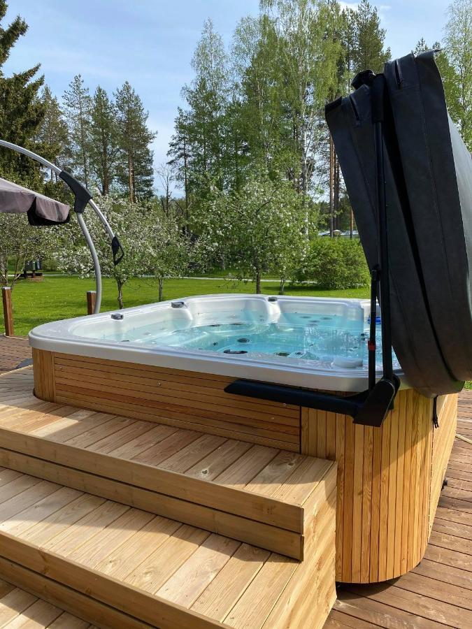 Huhtaniemen Moekkikylae Hotell Veteli Exteriör bild